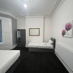  Holiday home New Modern Private House Location United Kingdom